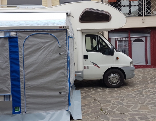 Chiusura tendalino camper: quali misure ti servono per un preventivo